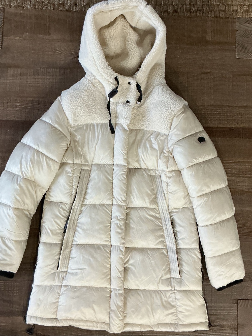 Koolaburra Woman’s Cream Sherpa-Trim Puffer Coat Sz Small